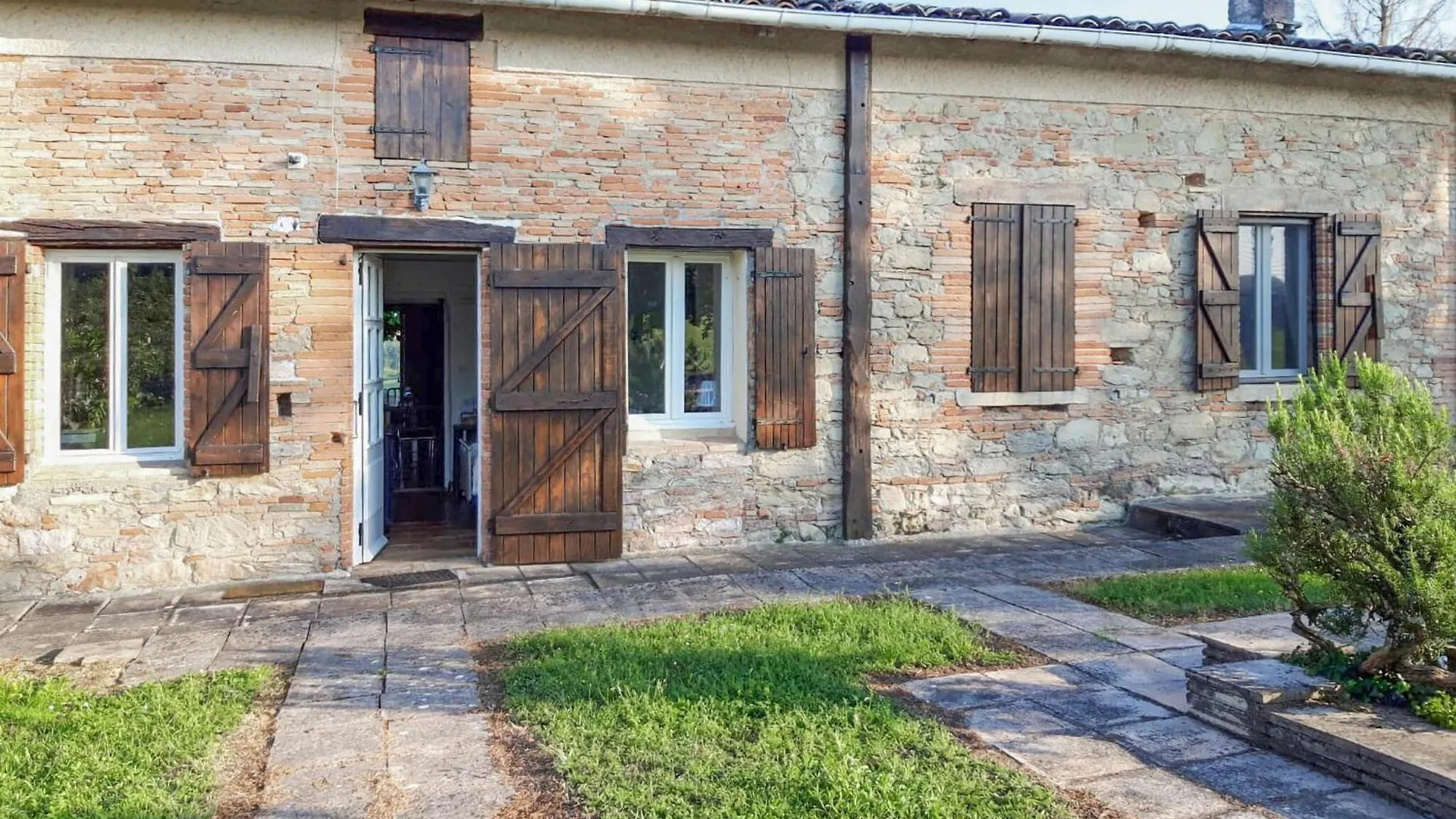 Cozy Home In Monclar-De-Quercy With Kitchenette